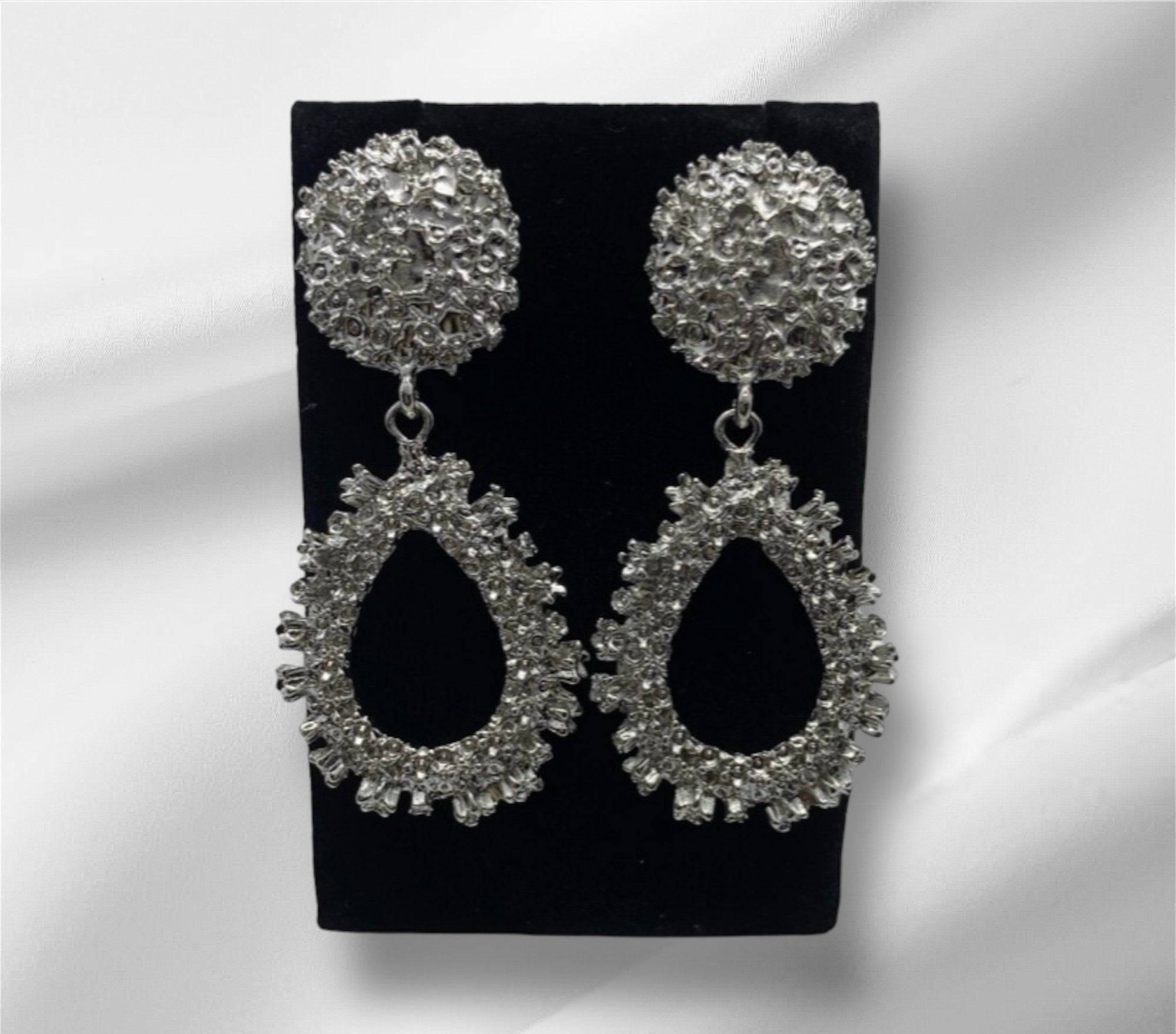 Edgy Dangles